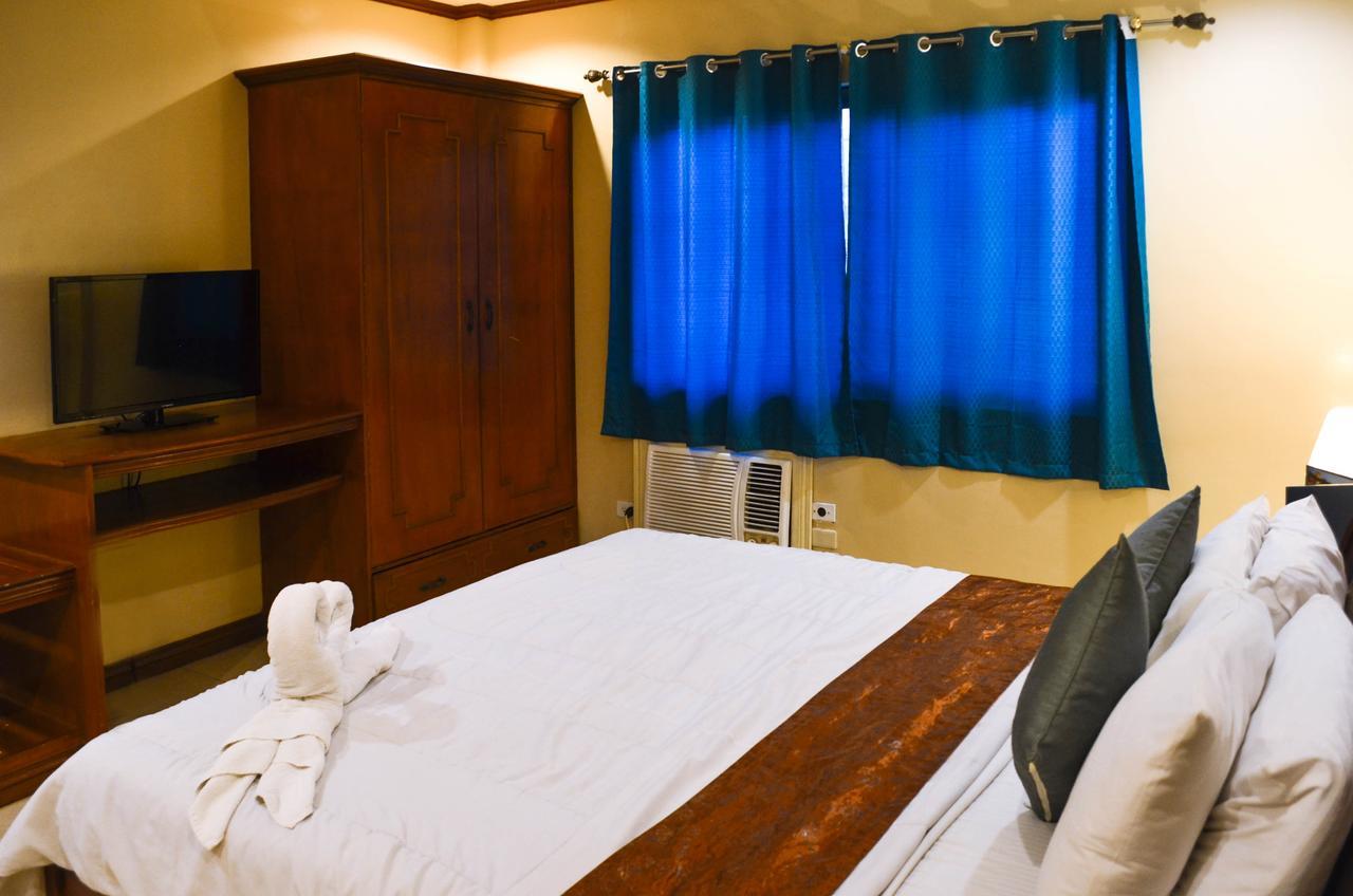 Subic Waterfront Resort And Hotel Extérieur photo