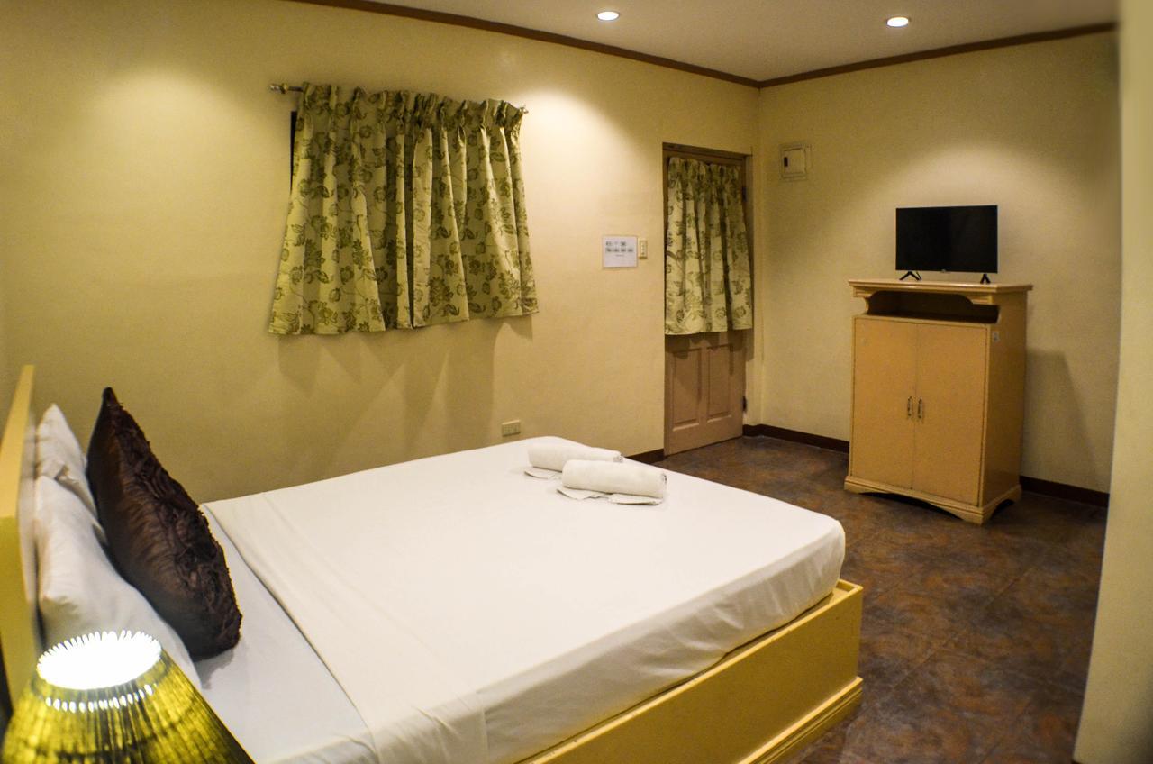 Subic Waterfront Resort And Hotel Extérieur photo