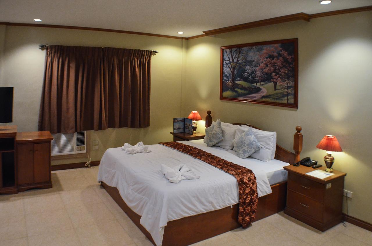 Subic Waterfront Resort And Hotel Extérieur photo