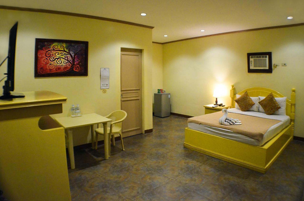 Subic Waterfront Resort And Hotel Extérieur photo