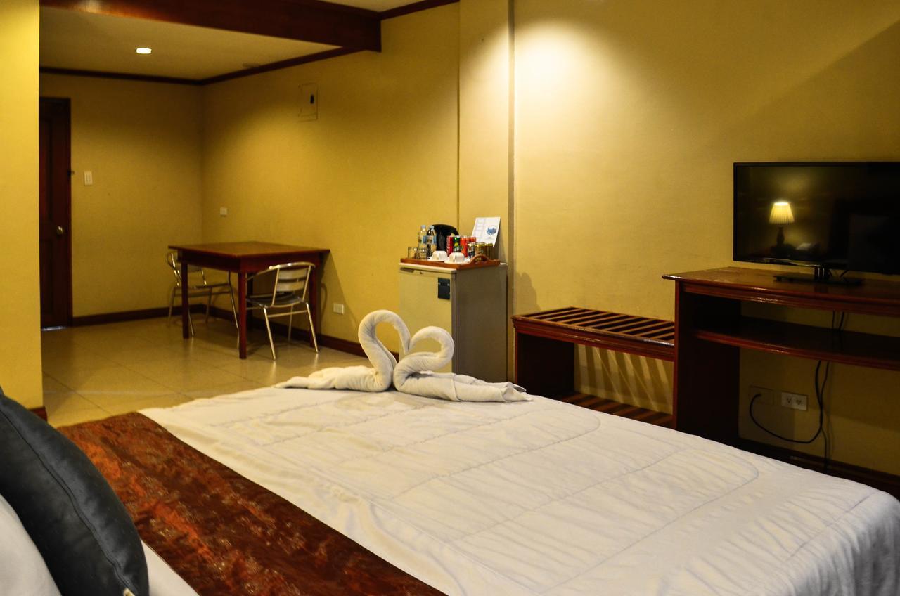 Subic Waterfront Resort And Hotel Extérieur photo