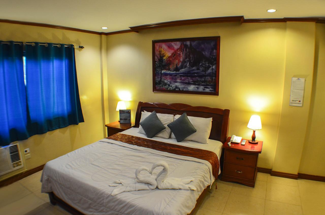 Subic Waterfront Resort And Hotel Extérieur photo
