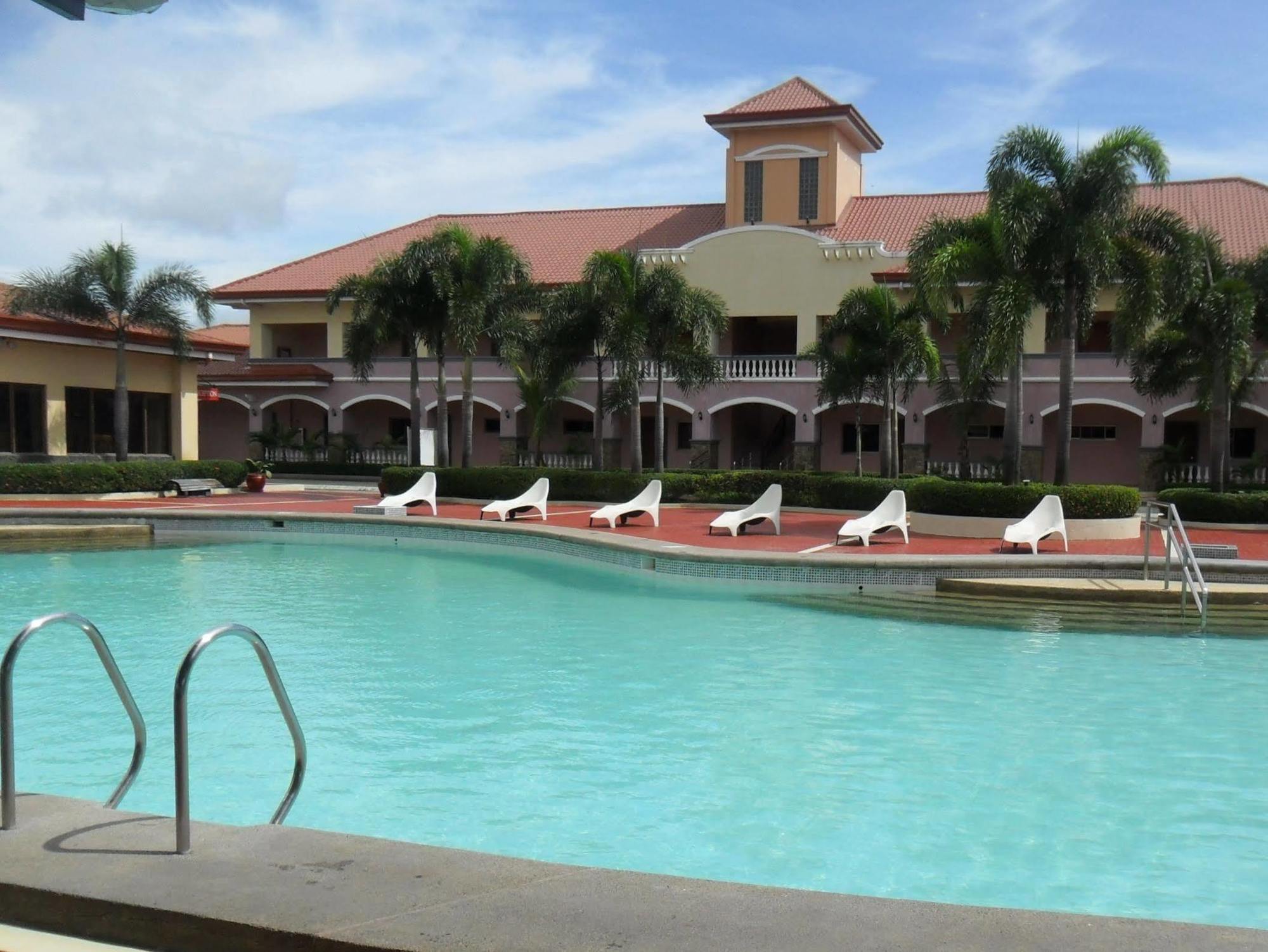 Subic Waterfront Resort And Hotel Extérieur photo